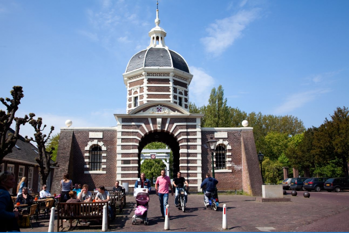 foto stadspoort Leiden